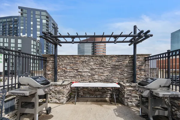 $1,800 | 1803 Broadway, Unit 612, Nashville, TN 37203