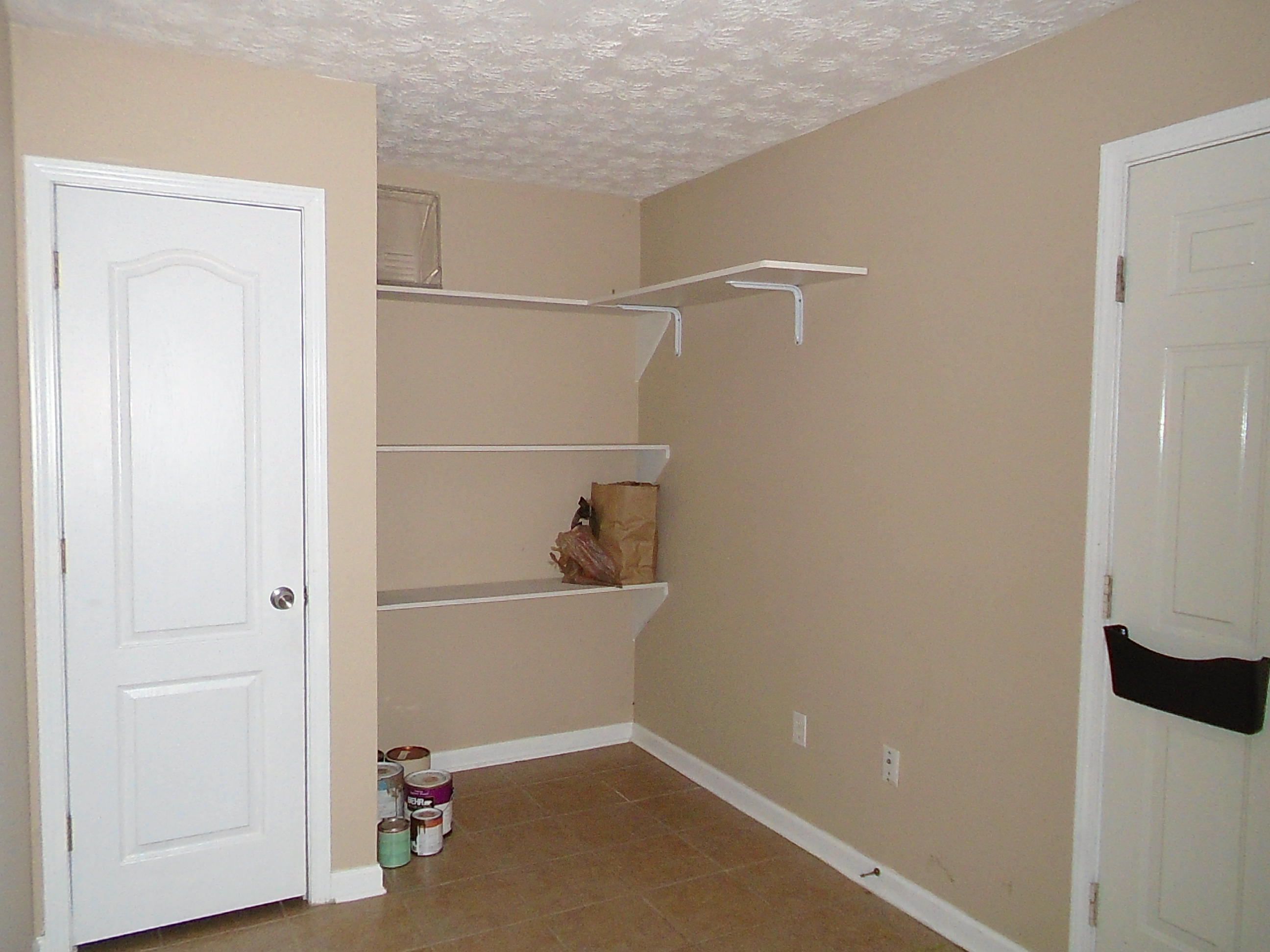 87 Tropical Way Freeport, FL 32439 - Photo 9 of 12 a view of small space