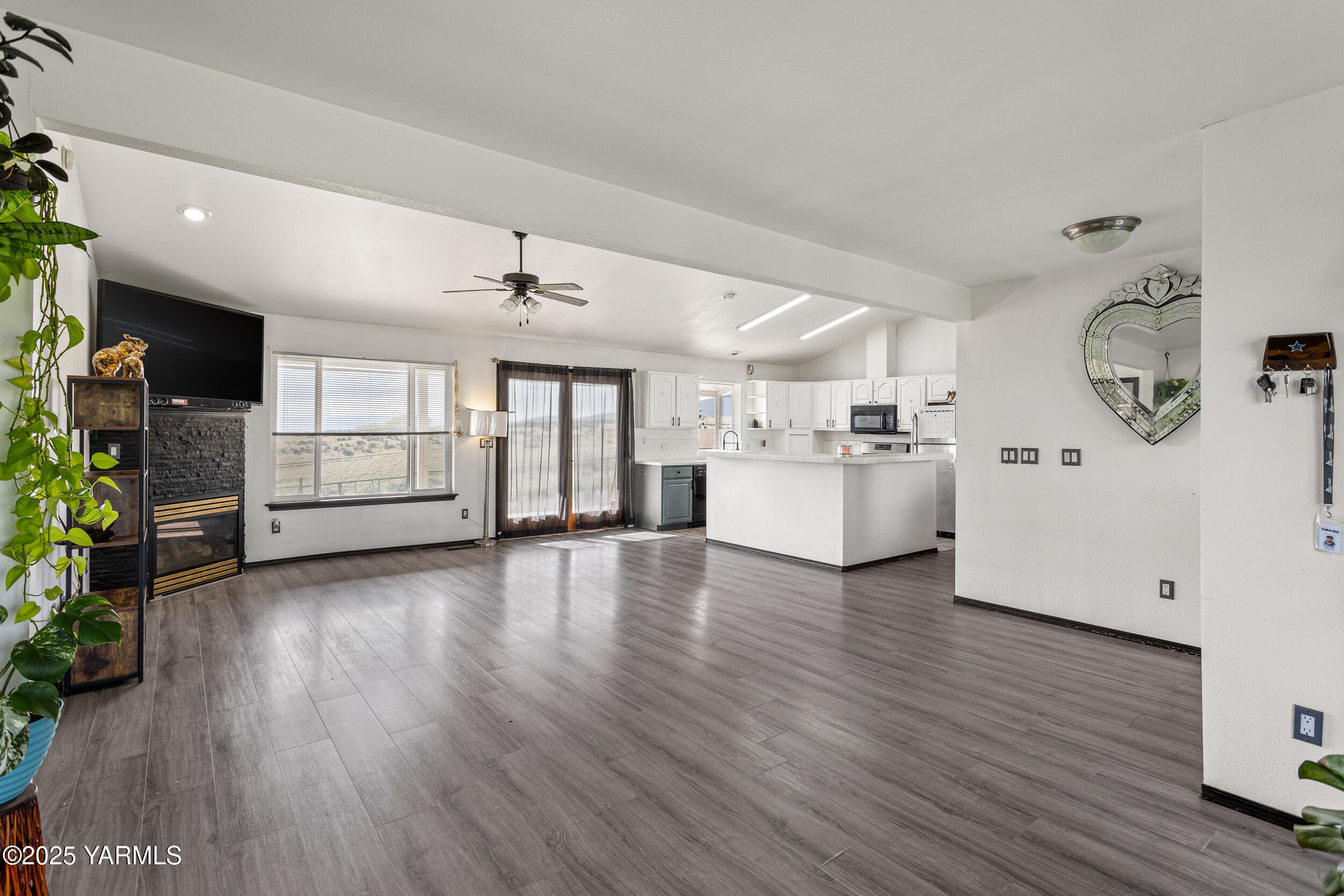710 St Hilaire Road Yakima, WA 98901 - Photo 8 of 32 710StHilaire_11