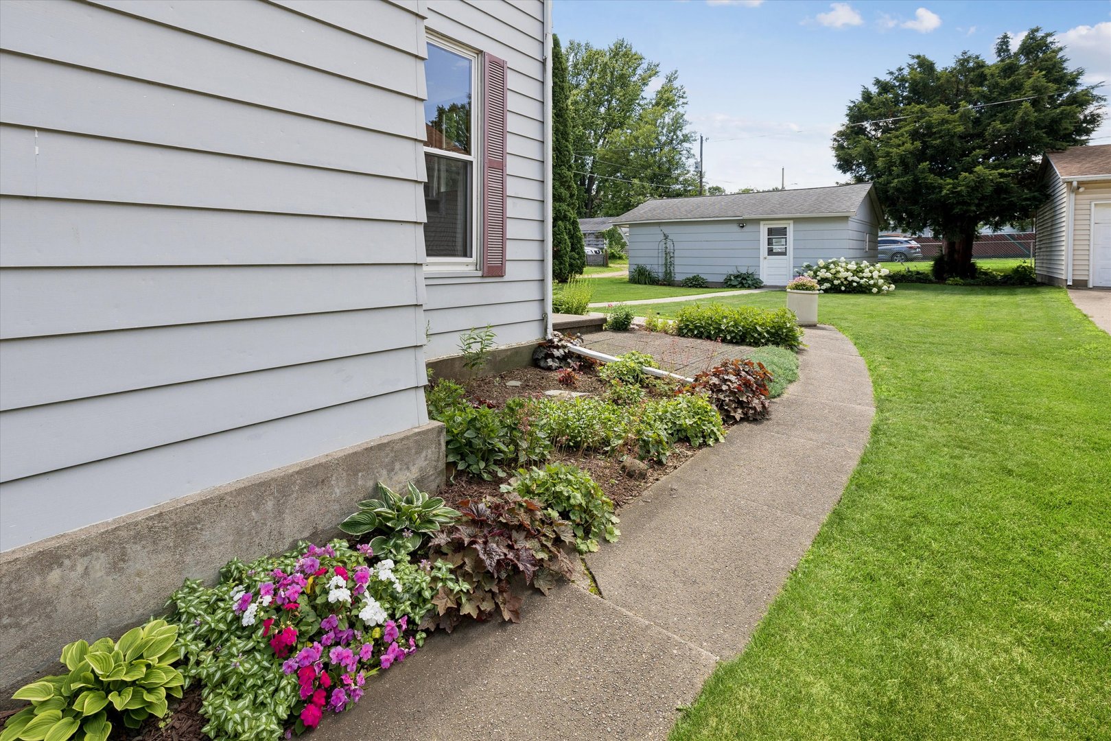 1208 South 7th Street Clinton, IA 52732 - Photo 3 of 40