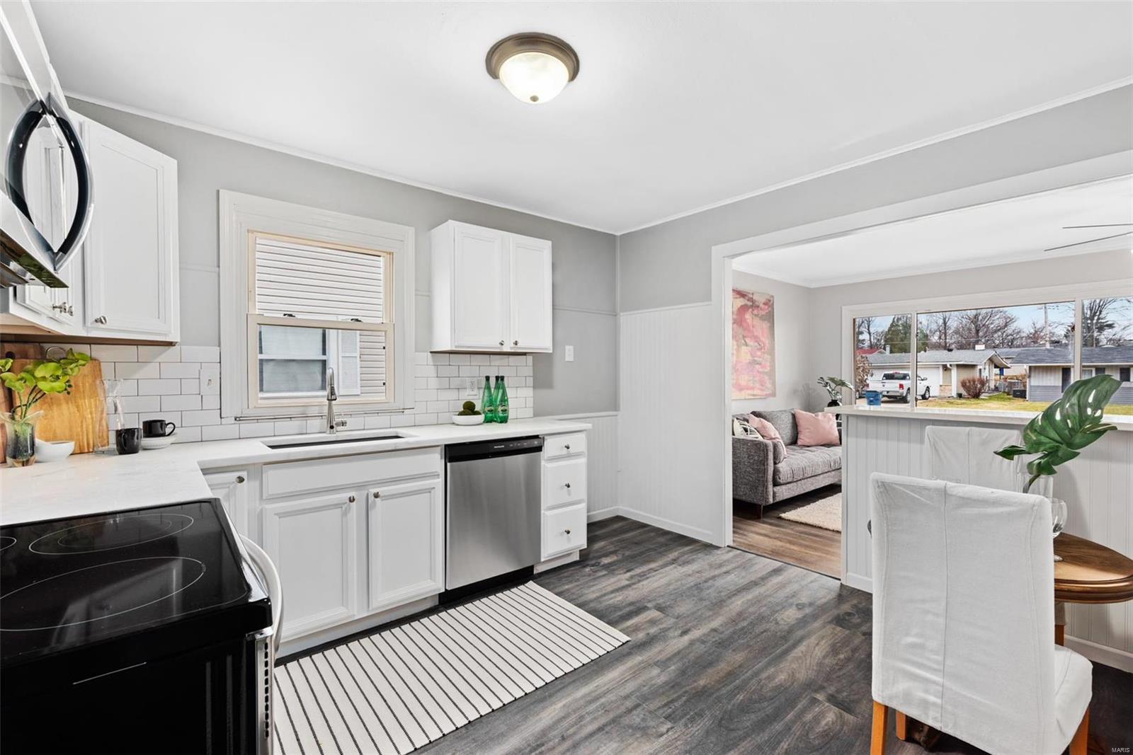 4651 Heege Road St. Louis, MO 63123 - Photo 2 of 17 Gallery Image 2