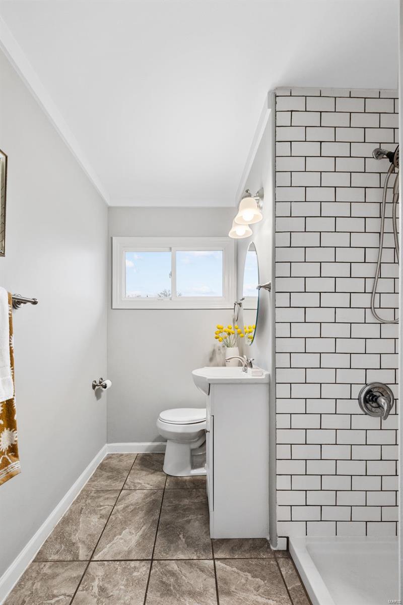 4651 Heege Road St. Louis, MO 63123 - Photo 6 of 17 Gallery Image 6