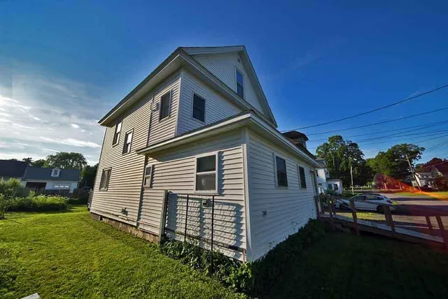 $99,900 | 4 Bowdoin Street, Houlton, ME 04730