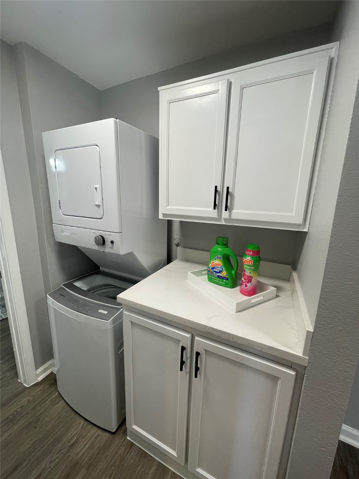 1225 West 25th Street, Unit 2 Houston, TX 77008 - Photo 5 of 6 a utility room with washer and dryer