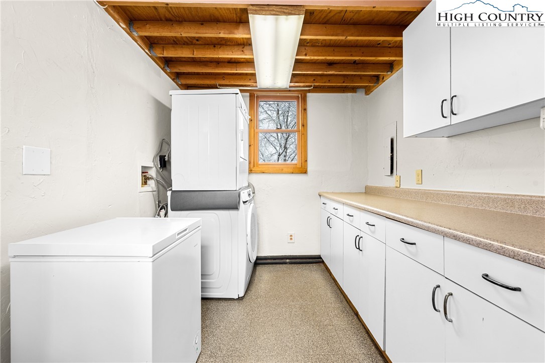 1355 Pine Run Road Boone, NC 28607 - Photo 25 of 37 a utility room with dryer and washer