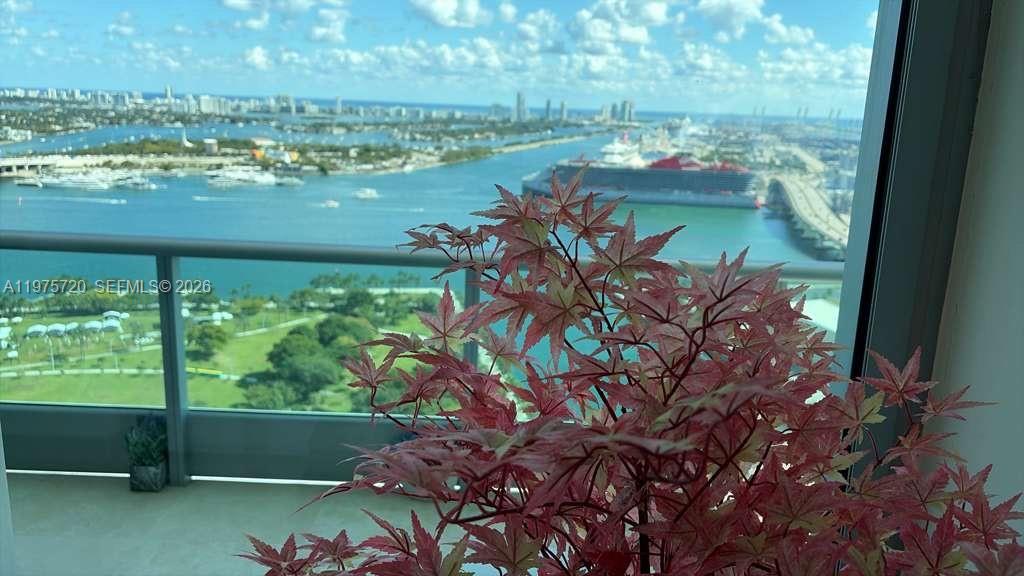 900 Biscayne Boulevard, Unit 3704 Miami, FL 33132 - Photo 2 of 18