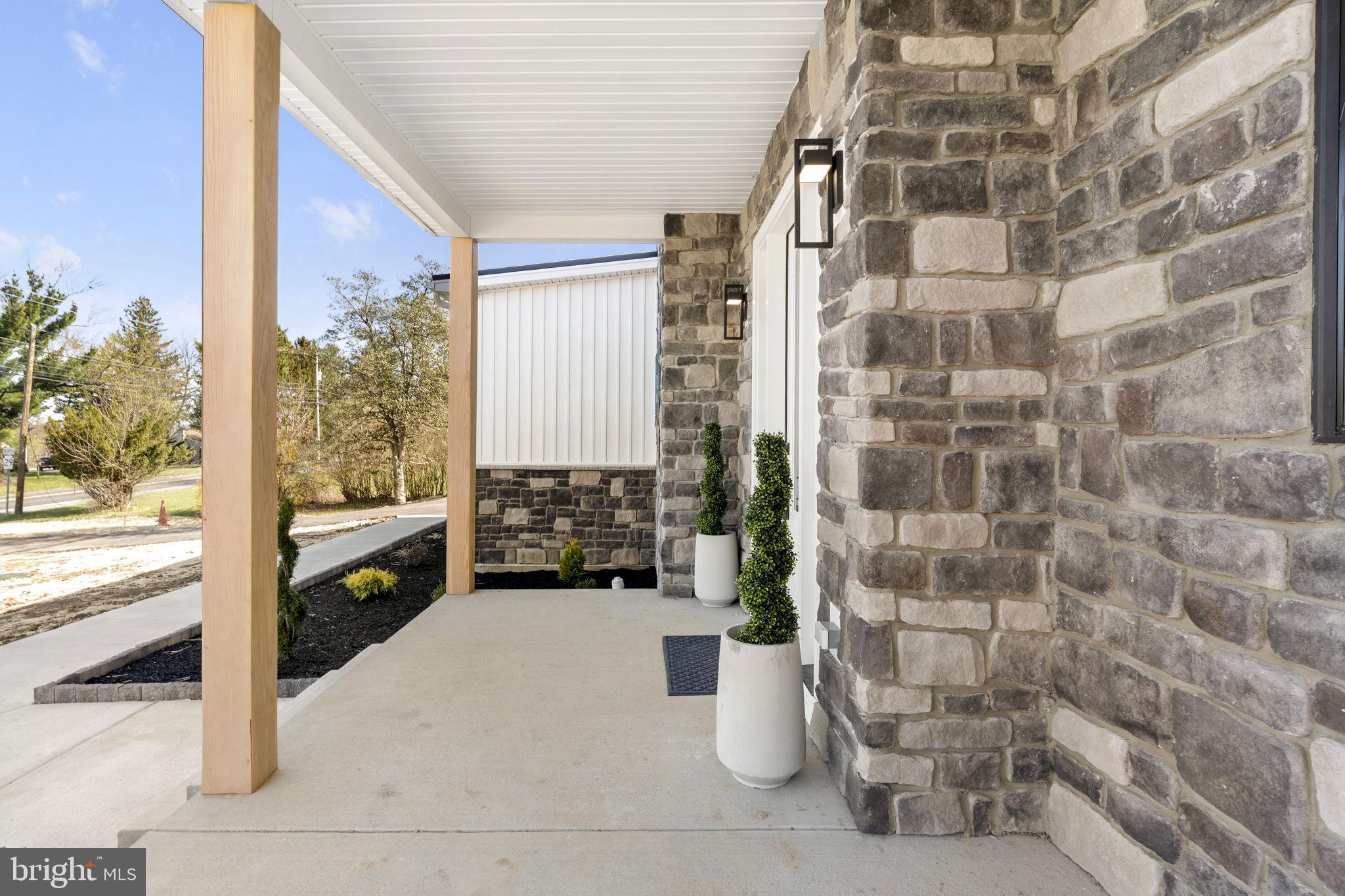 906 South Collegeville Road Phoenixville, PA 19460 - Photo 4 of 71