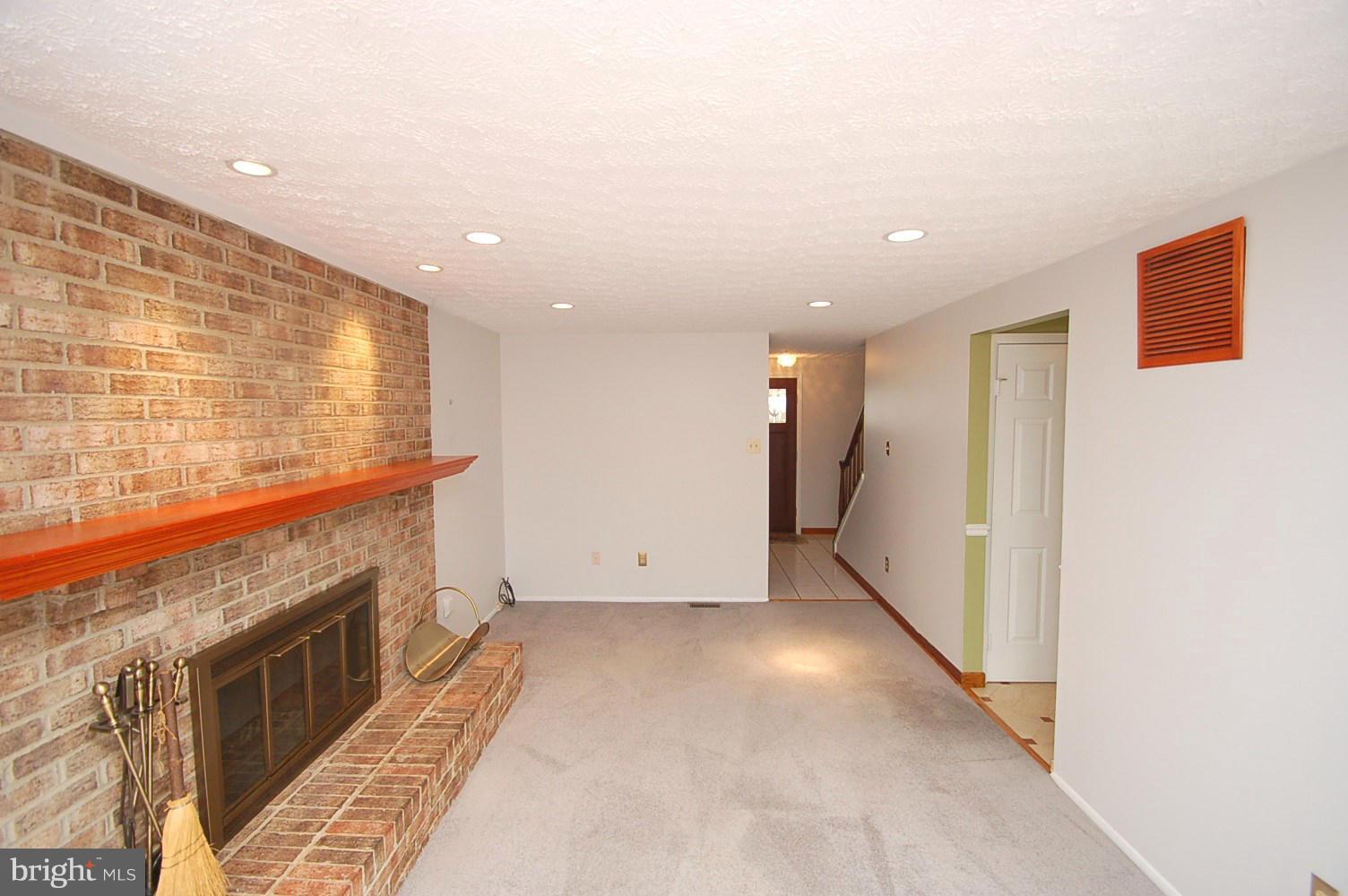8761 Cold Plain Court Springfield, VA 22153 - Photo 12 of 29 Family Room