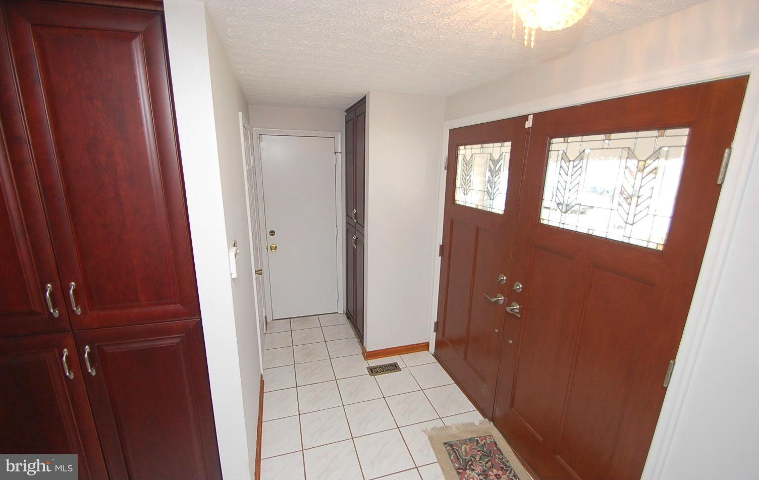 8761 Cold Plain Court Springfield, VA 22153 - Photo 3 of 29 Interior (General)
