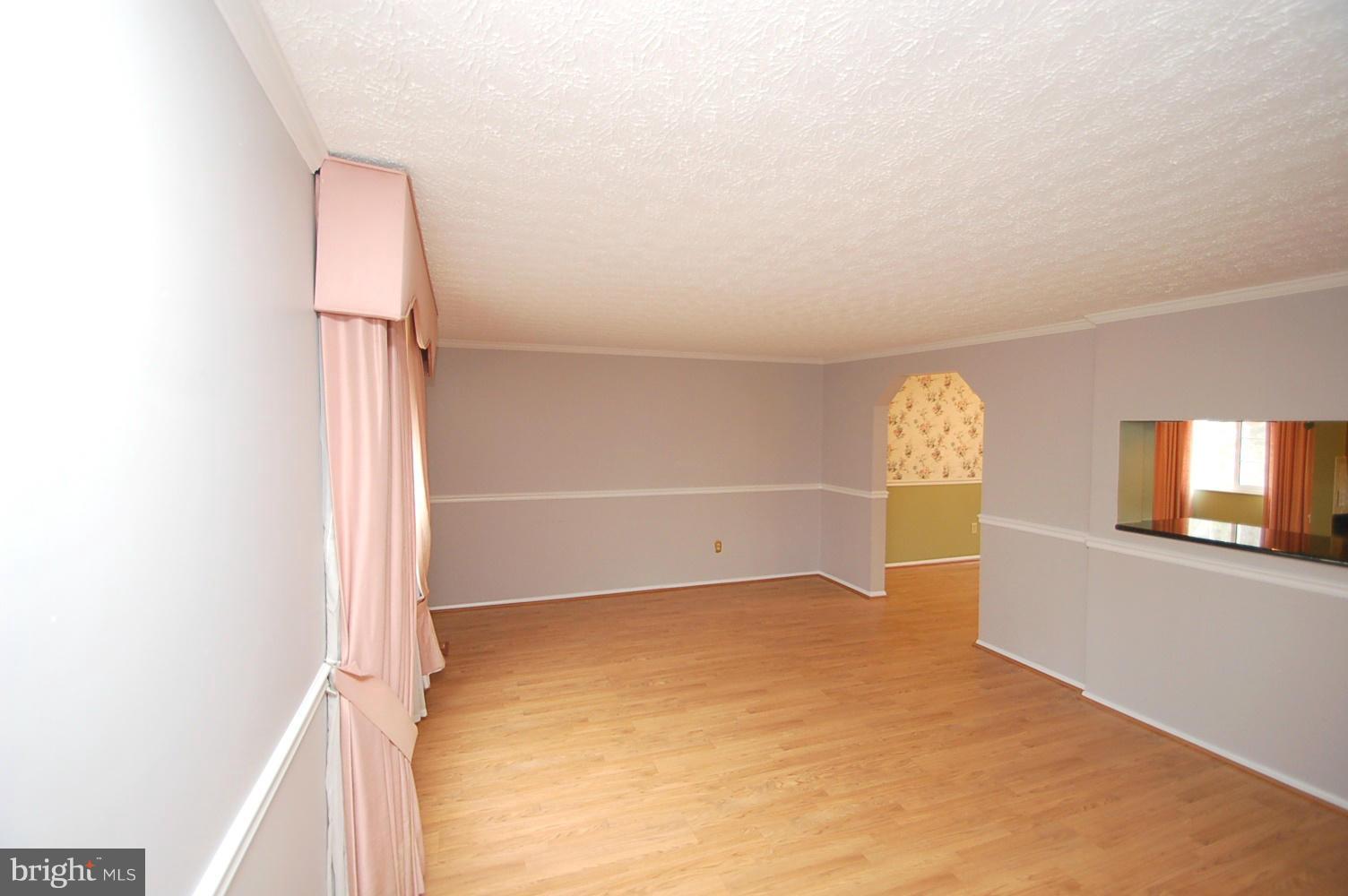8761 Cold Plain Court Springfield, VA 22153 - Photo 4 of 29 Living Room