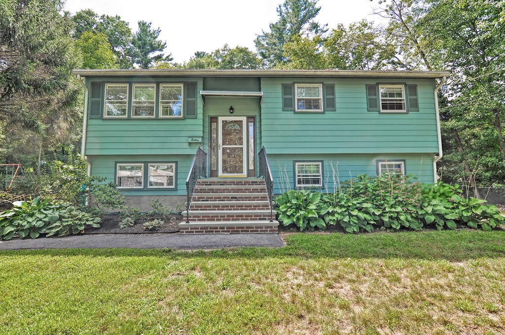 12 Joanne Road Burlington, MA 01803 - Photo 2 of 30 Gallery Image 2