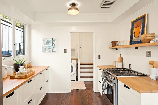 $995,000 | 5807 Colton Boulevard, Oakland, CA 94611