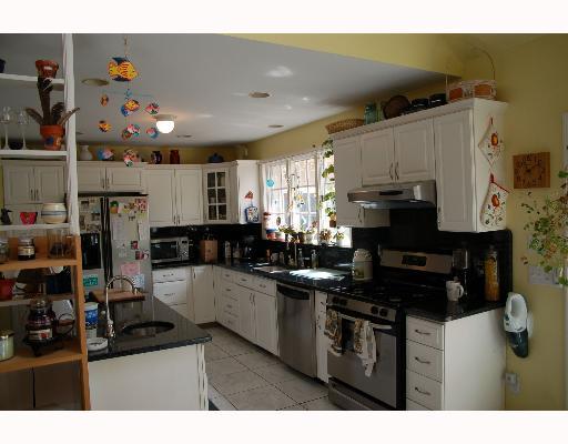 610 S Road East Greenwich, RI 02818 - Photo 4 of 8 Kitchen.