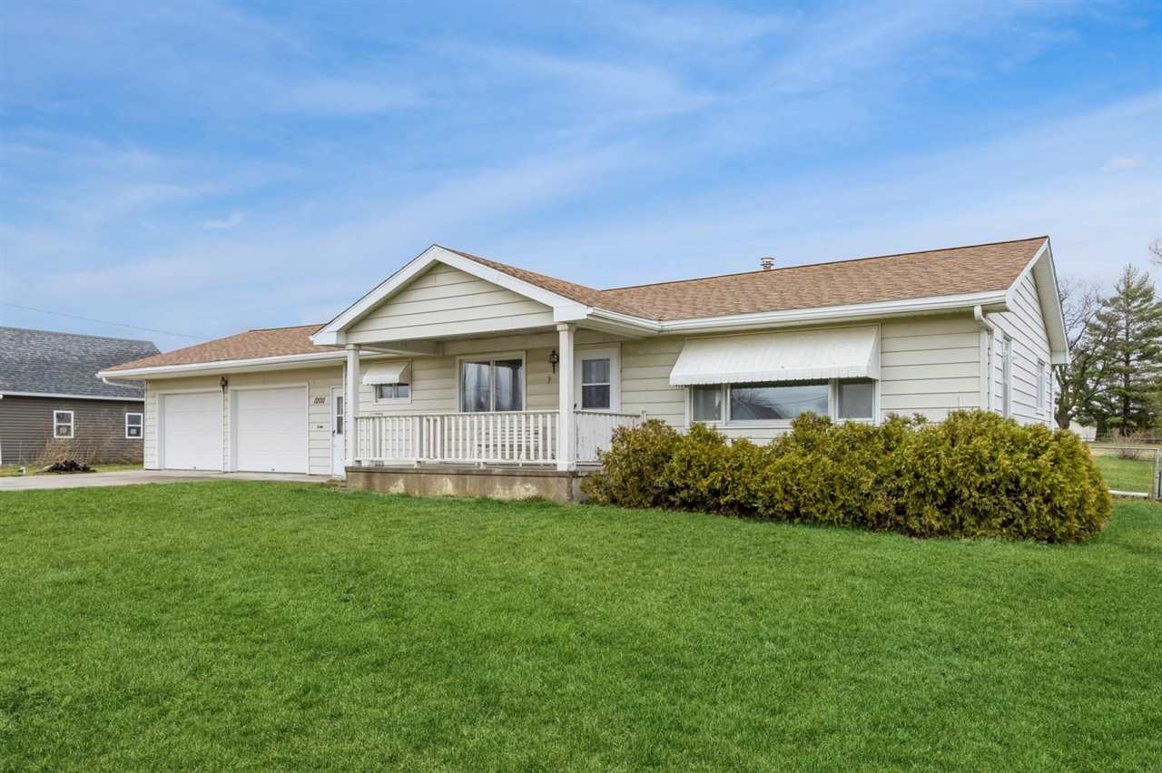 12011 Club Road Cedar Rapids, IA 52404 - Photo 1 of 21 Gallery Image 1