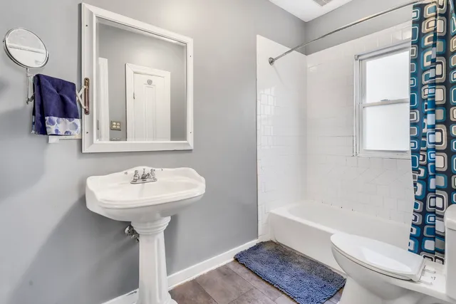 $285,000 | 5402 South 73rd Avenue, Summit, IL 60501