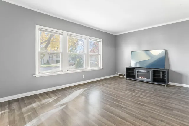 $285,000 | 5402 South 73rd Avenue, Summit, IL 60501