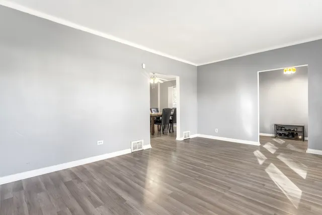 $285,000 | 5402 South 73rd Avenue, Summit, IL 60501