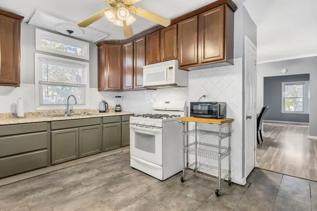 $285,000 | 5402 South 73rd Avenue, Summit, IL 60501