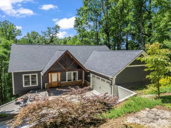 $721,900 | 38 Scenic View Drive, Hendersonville, NC 28792
