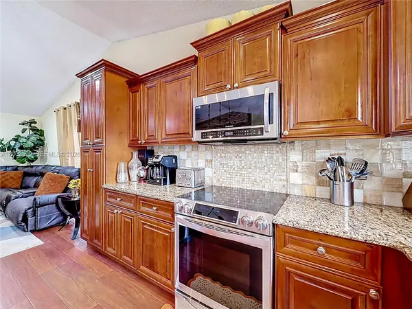 $4,200 | 8060 Northwest 51st Court, Unit 8060, Lauderhill, FL 33351