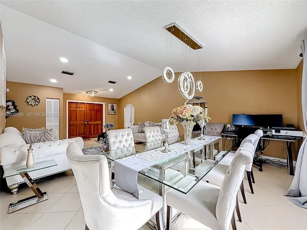 $4,200 | 8060 Northwest 51st Court, Unit 8060, Lauderhill, FL 33351