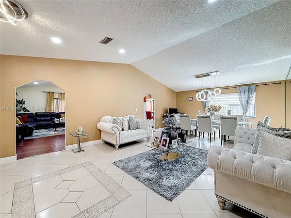 $4,200 | 8060 Northwest 51st Court, Unit 8060, Lauderhill, FL 33351