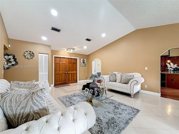 $4,200 | 8060 Northwest 51st Court, Unit 8060, Lauderhill, FL 33351