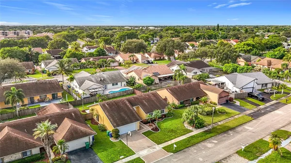 $4,200 | 8060 Northwest 51st Court, Unit 8060, Lauderhill, FL 33351