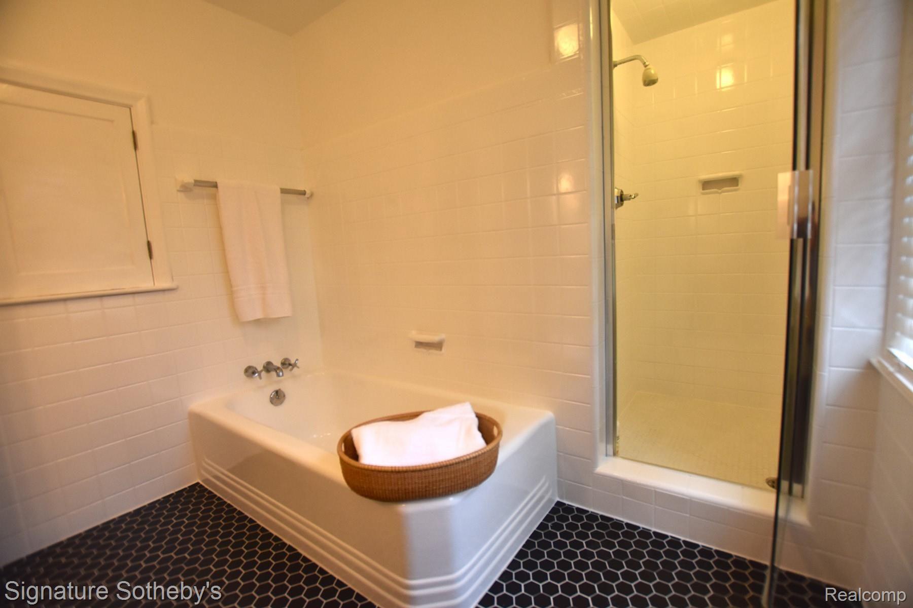 275 Hamilton Road Bloomfield Hills, MI 48301 - Photo 36 of 47 DSC_0713.JPG
