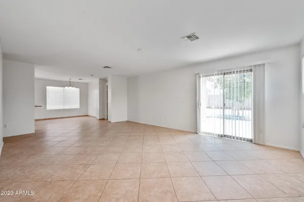 $1,900 | 6723 South 31st Drive, Phoenix, AZ 85041