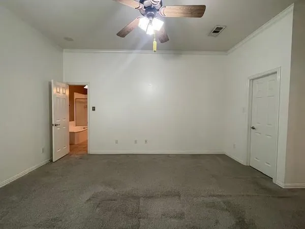 $2,700 | 408 Hideaway Court, Euless, TX 76039