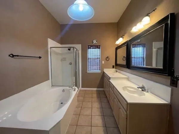 $2,700 | 408 Hideaway Court, Euless, TX 76039
