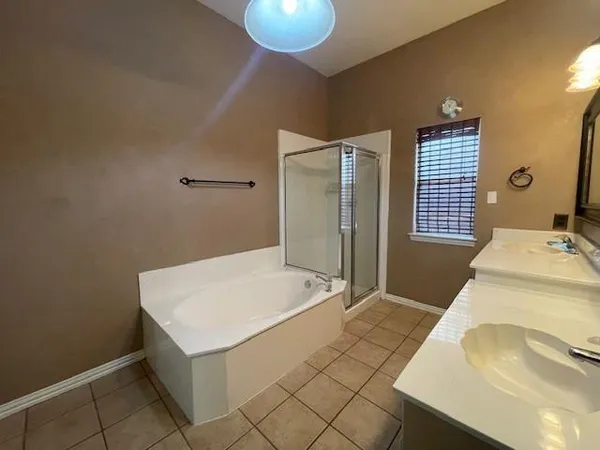 $2,700 | 408 Hideaway Court, Euless, TX 76039