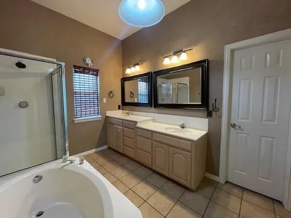 $2,700 | 408 Hideaway Court, Euless, TX 76039