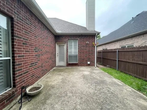 $2,700 | 408 Hideaway Court, Euless, TX 76039