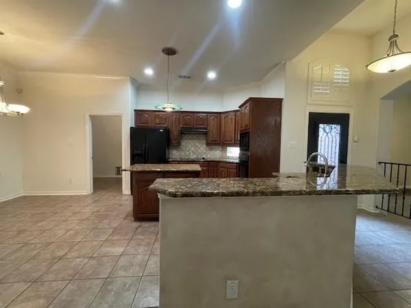 $2,700 | 408 Hideaway Court, Euless, TX 76039