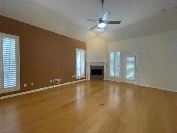 $2,700 | 408 Hideaway Court, Euless, TX 76039