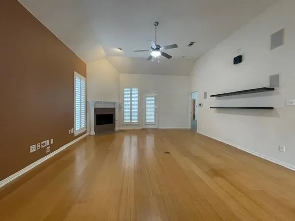 $2,700 | 408 Hideaway Court, Euless, TX 76039