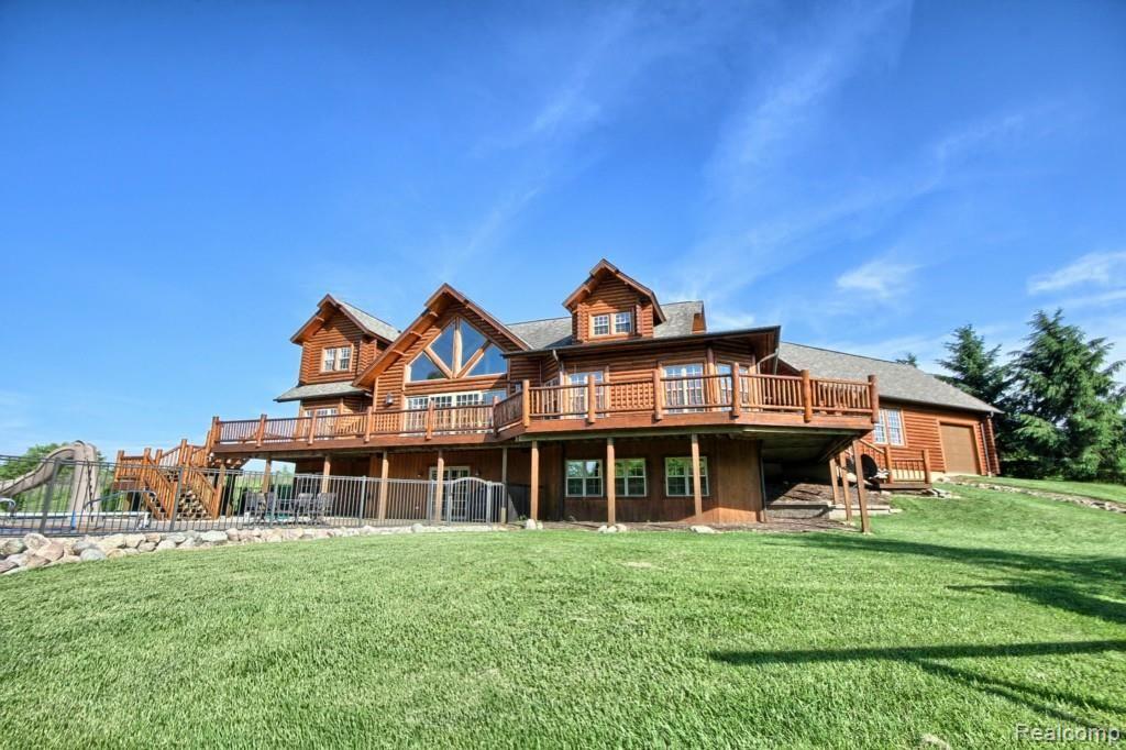 1598 Woodhaven Road Howell, MI 48855 - Photo 43 of 52 Rear.jpg