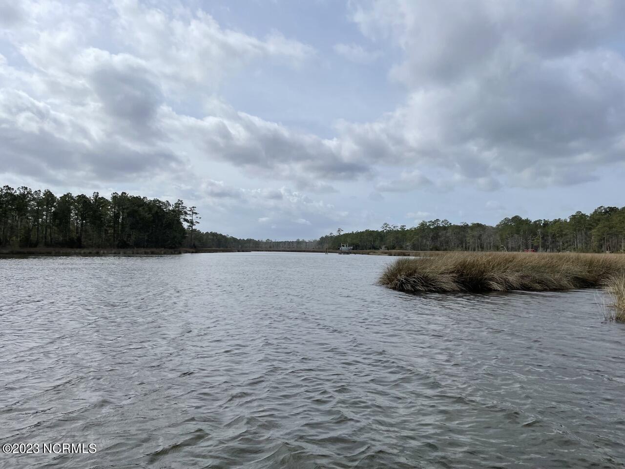 137 Tarpon Way Beaufort, NC 28516 - Photo 13 of 37 IMG_2708 Large