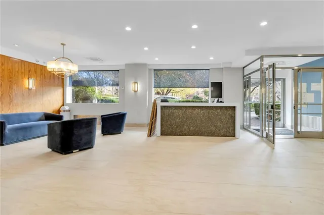 $159,000 | 3935 Blackstone Avenue, Unit 5K | Riverdale