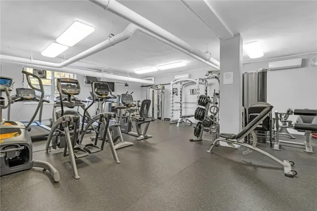 $159,000 | 3935 Blackstone Avenue, Unit 5K | Riverdale