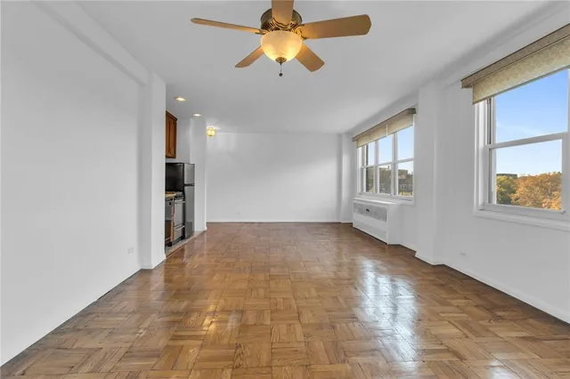 $159,000 | 3935 Blackstone Avenue, Unit 5K | Riverdale