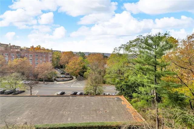 $159,000 | 3935 Blackstone Avenue, Unit 5K | Riverdale