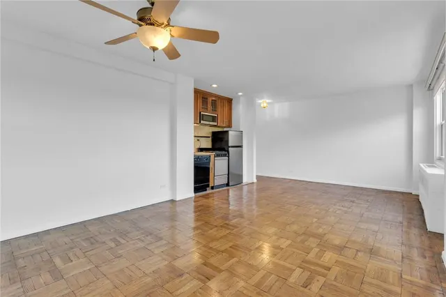 $159,000 | 3935 Blackstone Avenue, Unit 5K | Riverdale