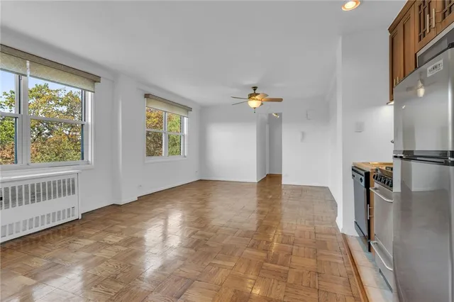 $159,000 | 3935 Blackstone Avenue, Unit 5K | Riverdale