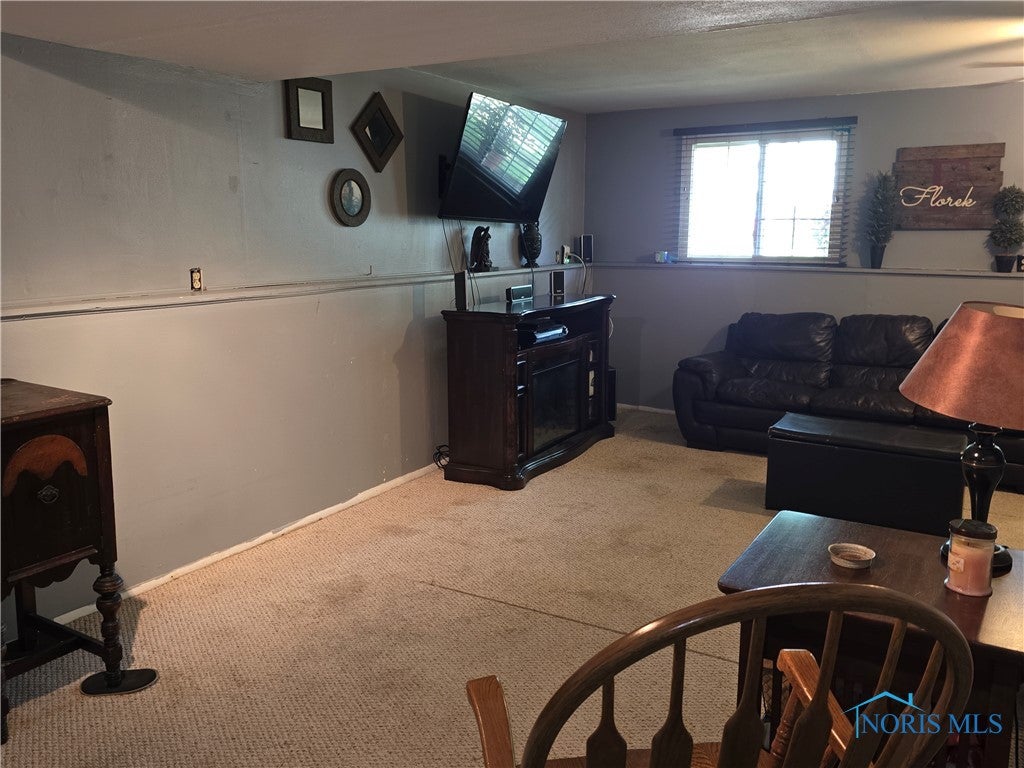 6459 Scarsdale Road Maumee, OH 43537 - Photo 12 of 29 Family room