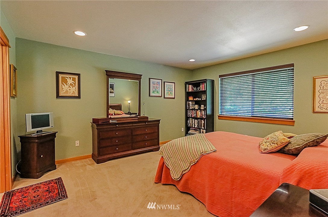 9650 Phillips Road Southeast Port Orchard, WA 98367 - Photo 13 of 25 Gallery Image 13