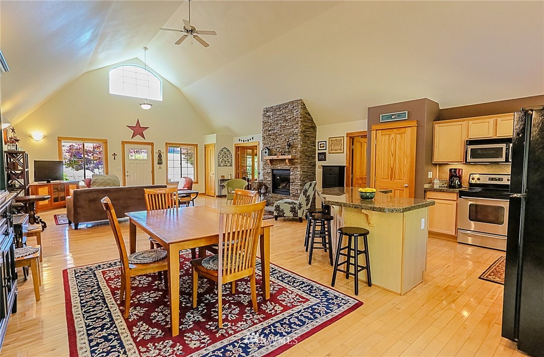 9650 Phillips Road Southeast Port Orchard, WA 98367 - Photo 5 of 25 Gallery Image 5