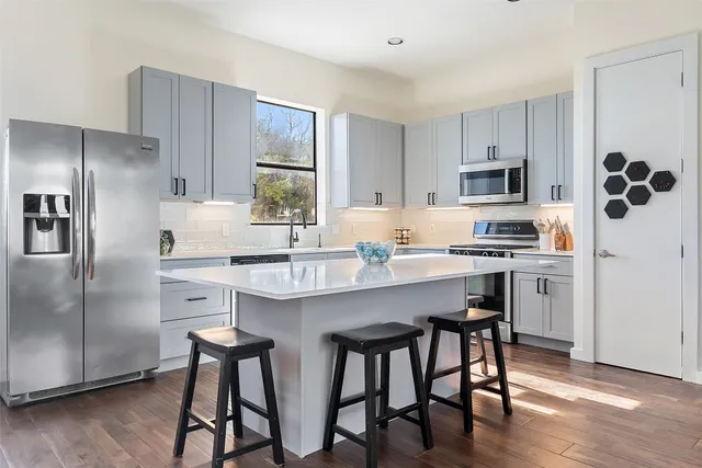 $485,000 | 6000 South Congress Avenue, Unit 201, Austin, TX 78745